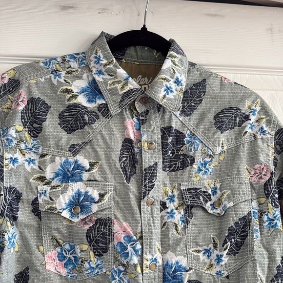 Wrangler 20X floral top - Picture 3 of 4